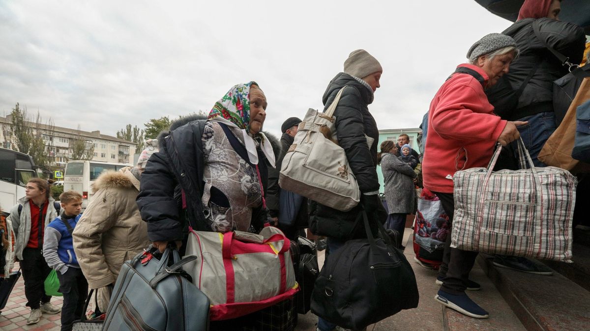 Deportace pokračují, Rusko v Chersonské oblasti rozšířilo evakuační zónu